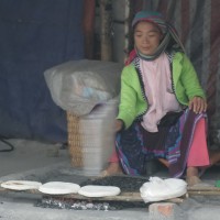 Bột Tam giác mạch được dùng làm nguyên liệu làm bánh – Một đặc sản của vùng cao Hà Giang